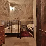 Otel Chelebi Cave House 2*