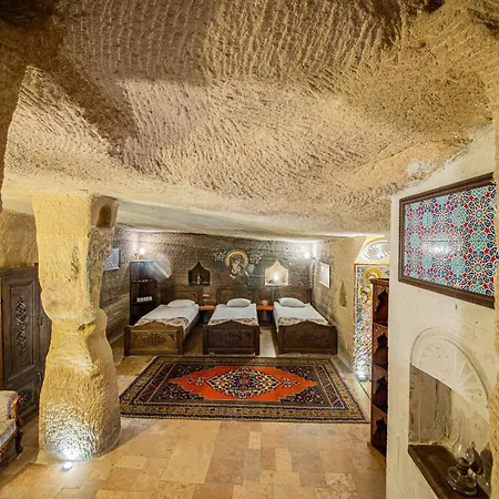Chelebi Cave House Otel 2*