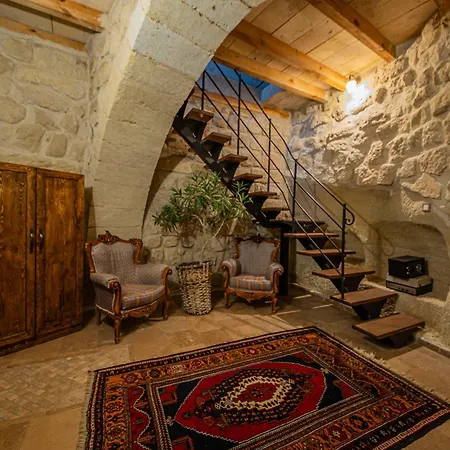 Chelebi Cave House Otel 2*