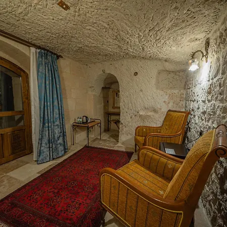 Chelebi Cave House Otel 2*