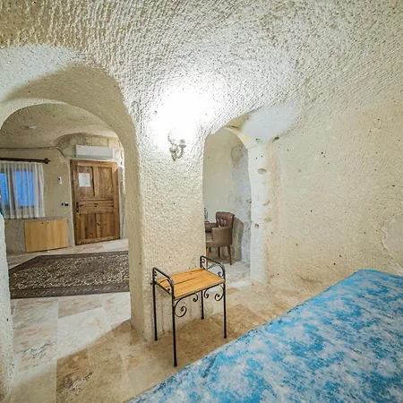 Chelebi Cave House Hotel 2*