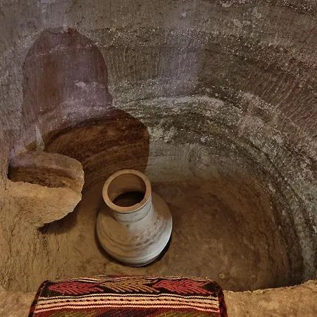 Готель Chelebi Cave House