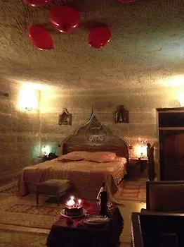 Chelebi Cave House ギョレメ