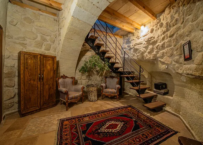 Chelebi Cave House Hotel 2*